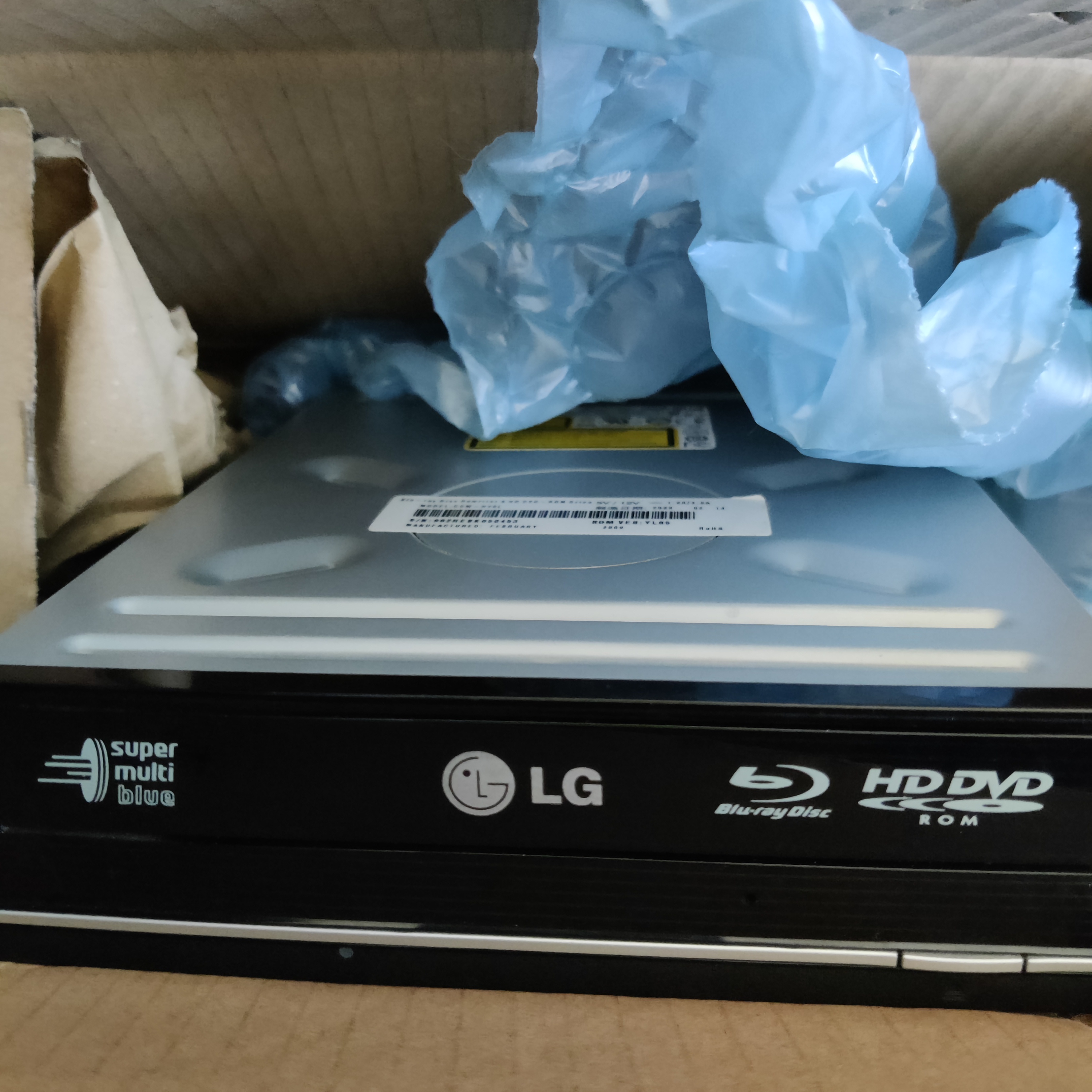 The HD DVD and Blu-ray drive coming out the box it came in